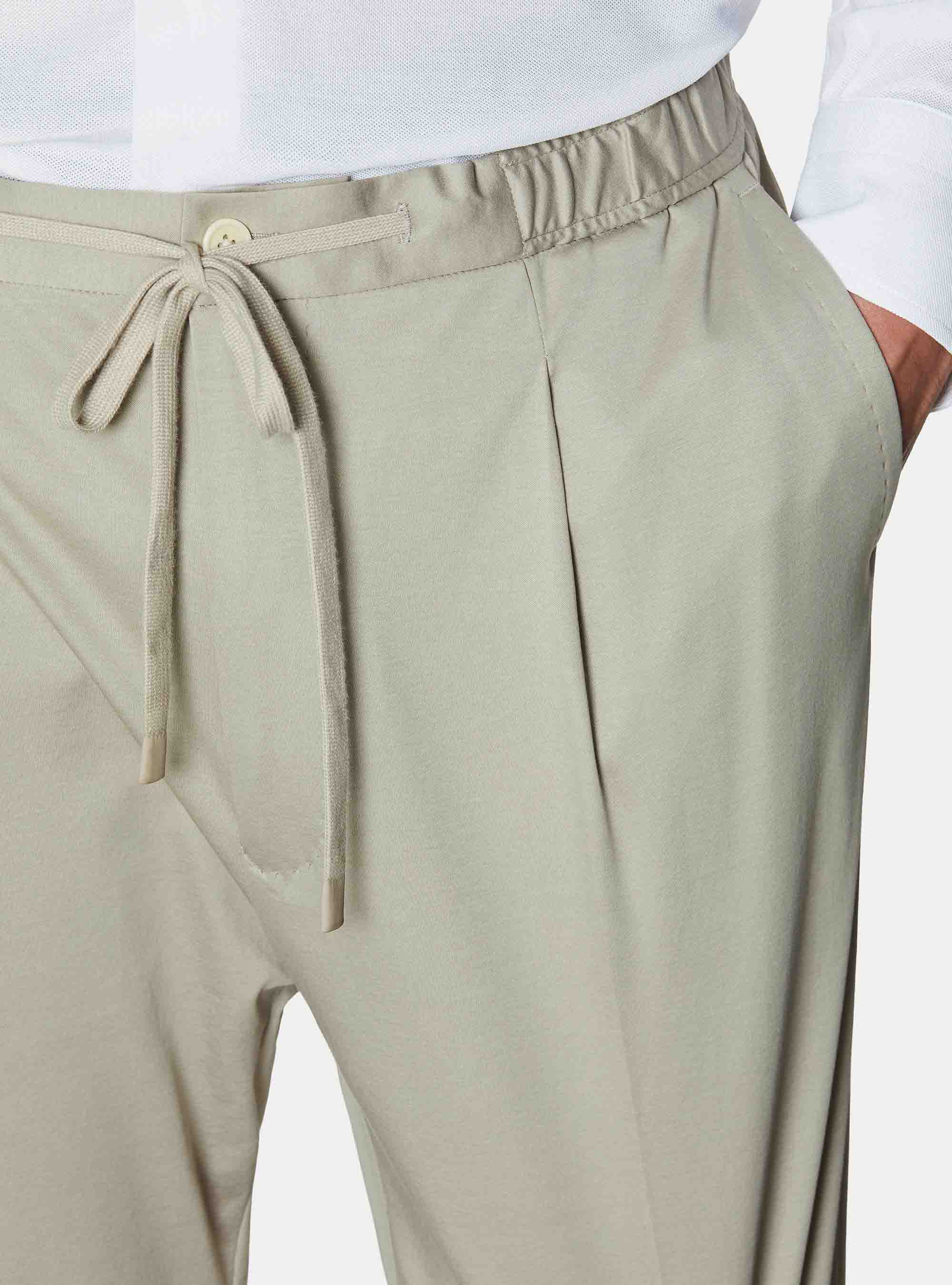 Pantalones con cord&oacute;n ajustable en jersey de algod&oacute;n t&eacute;cnico, CRUDO