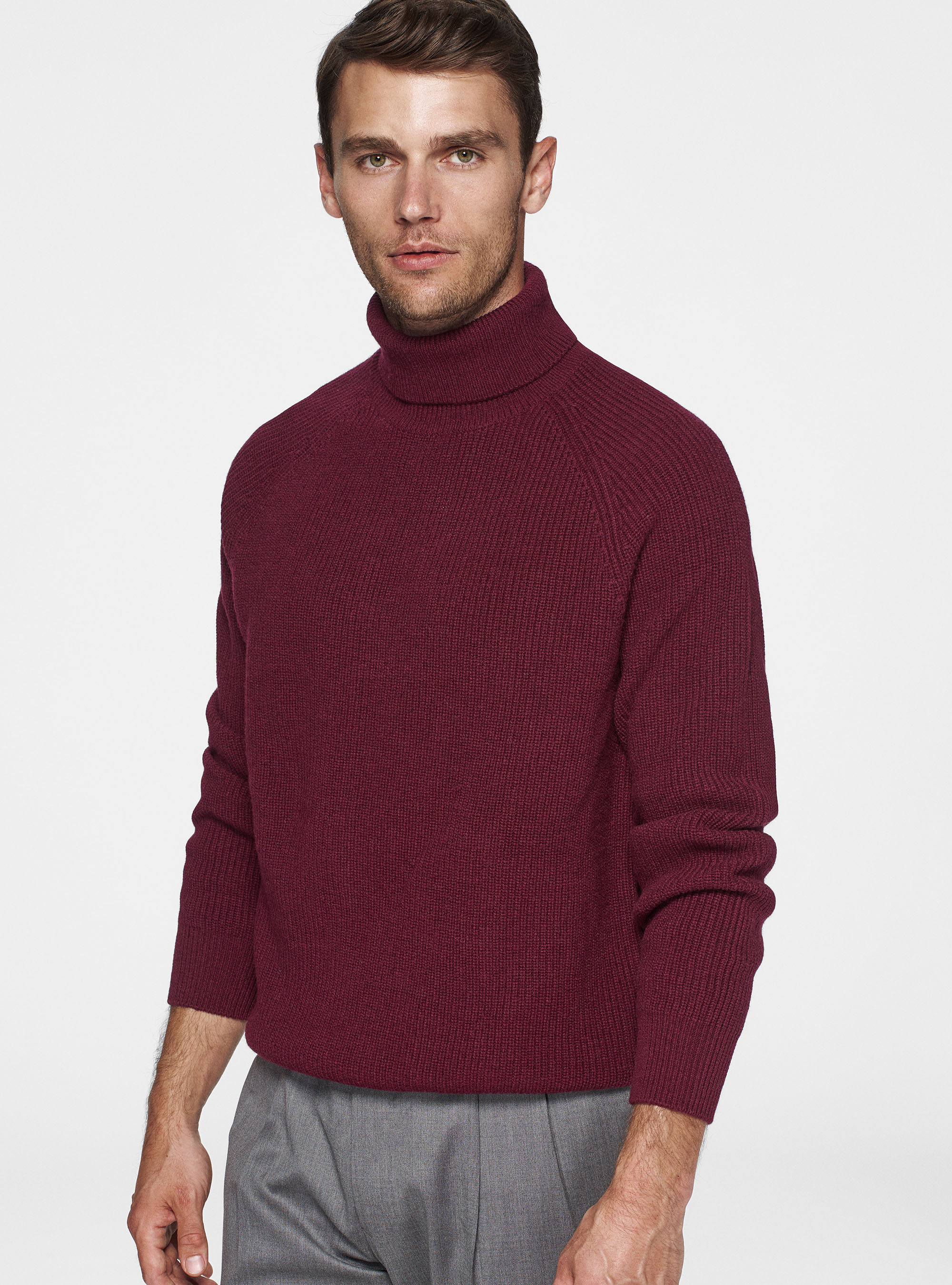 Maglia collo alto a costa perlata in lana merino, BORDEAUX