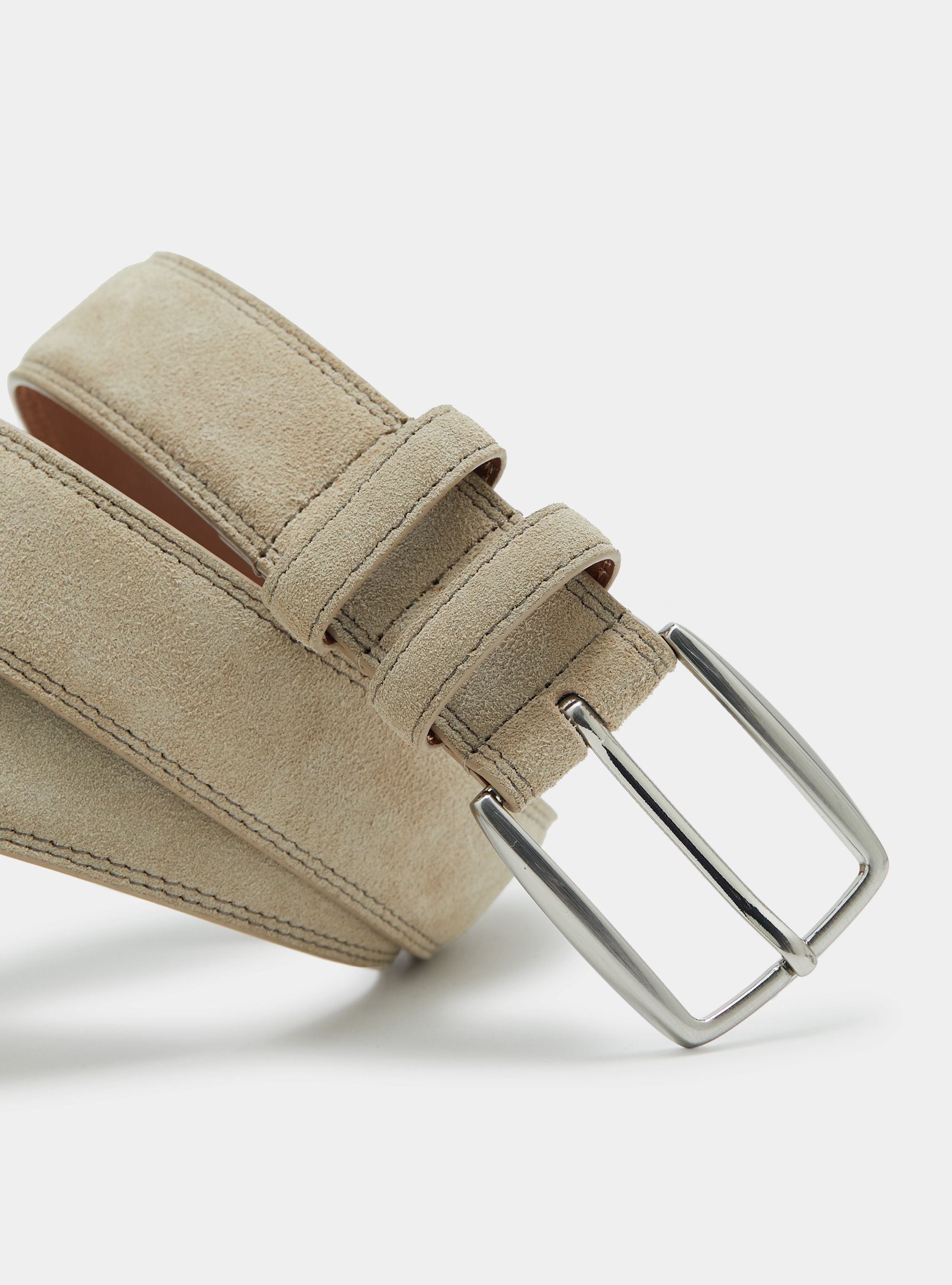 Ceinture en daim, Ã CRU