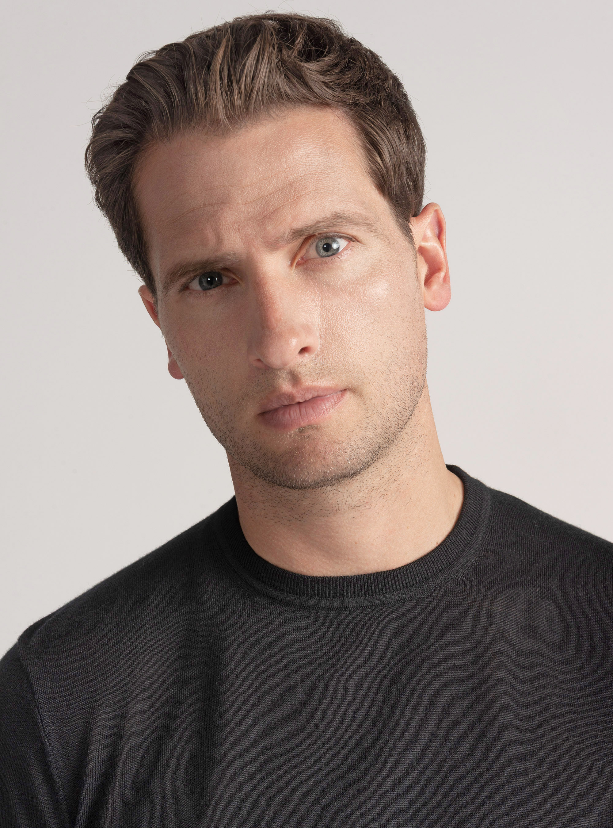 Punto de cuello redondo de pura lana merina extrafina, NEGRO