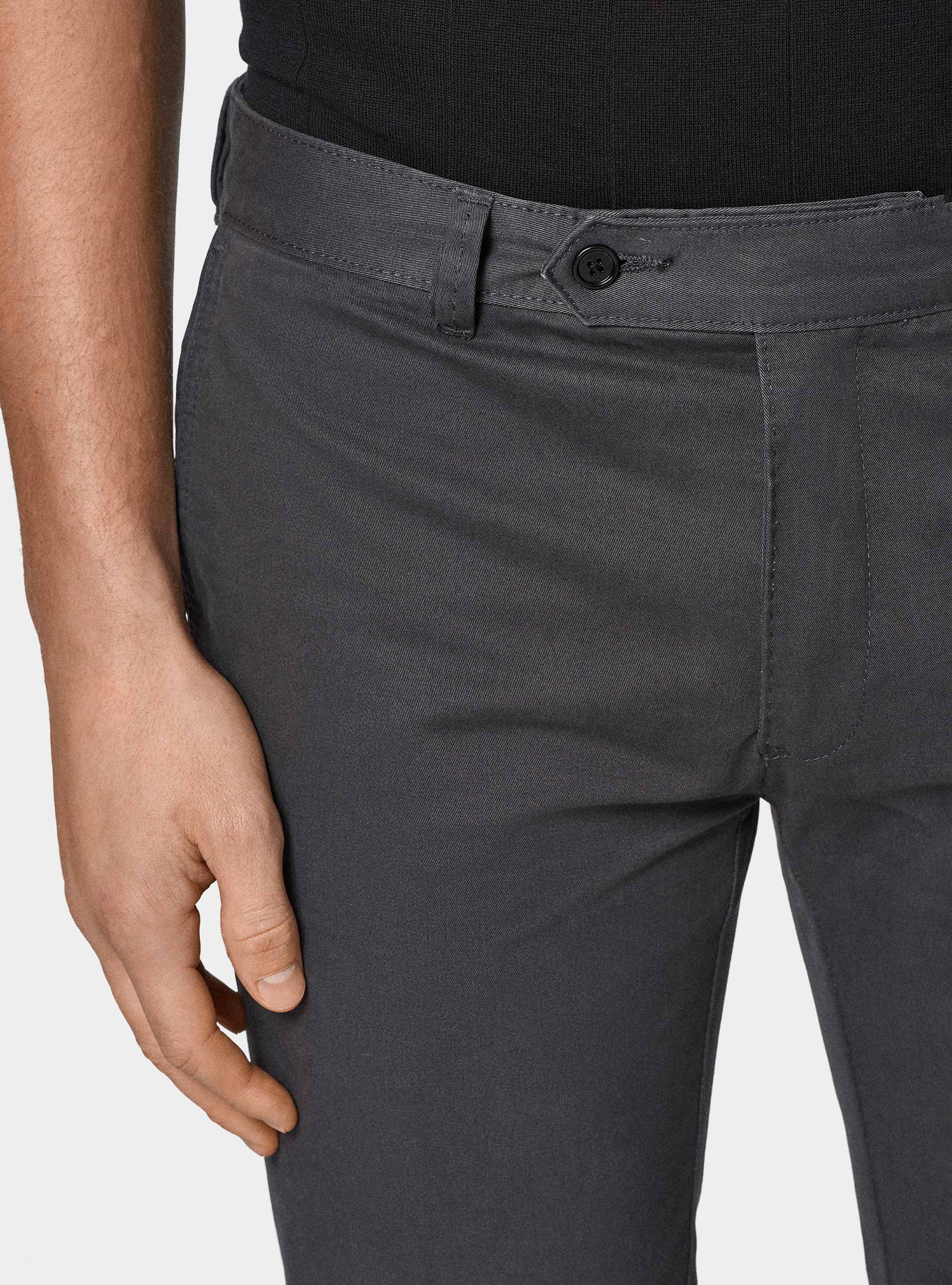 Pantaloni chino slim fit in cotone twill, ASFALTO