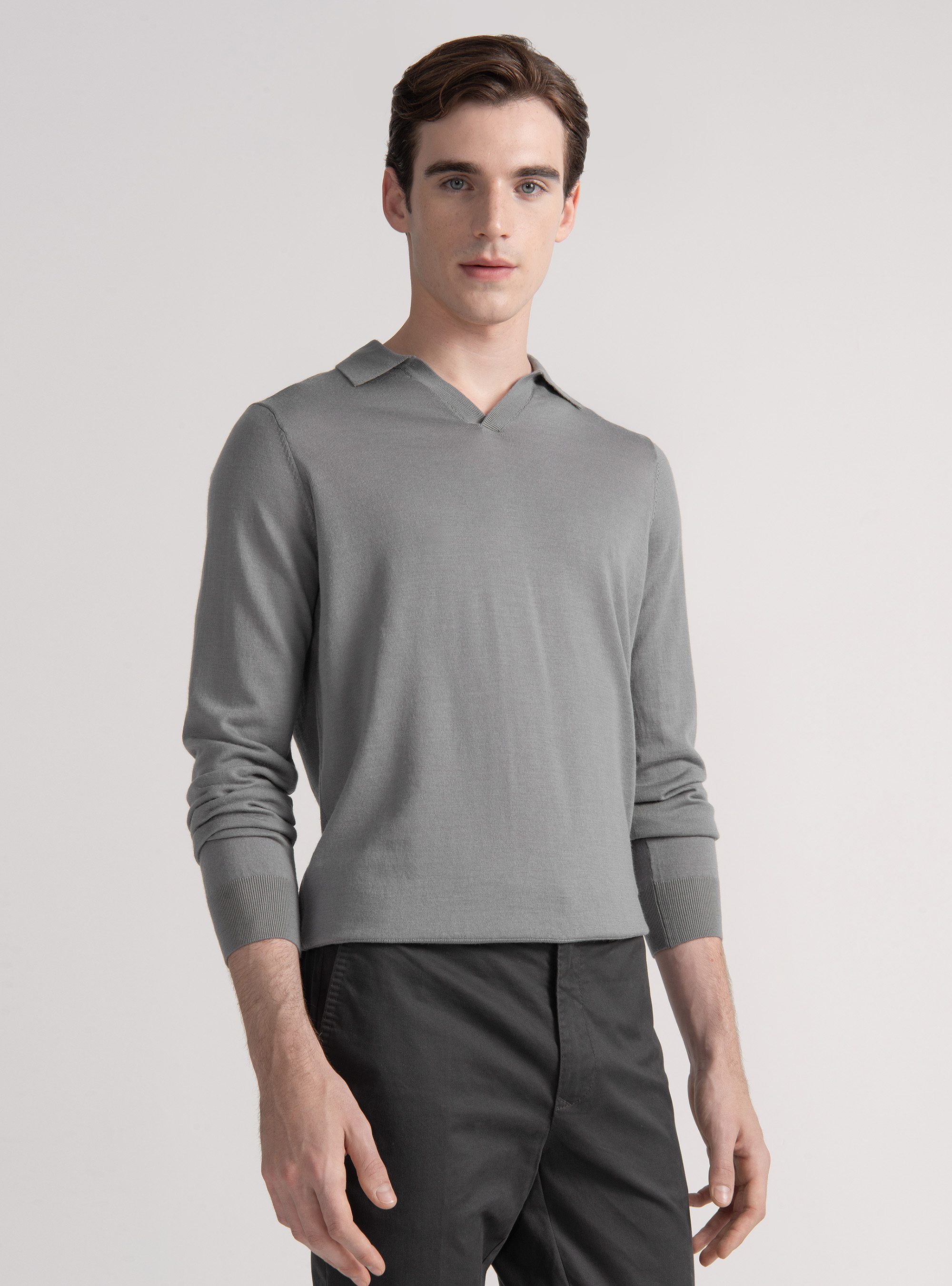 Polo in maglia senza bottoni in lana merino, GRIGIO CHIARO