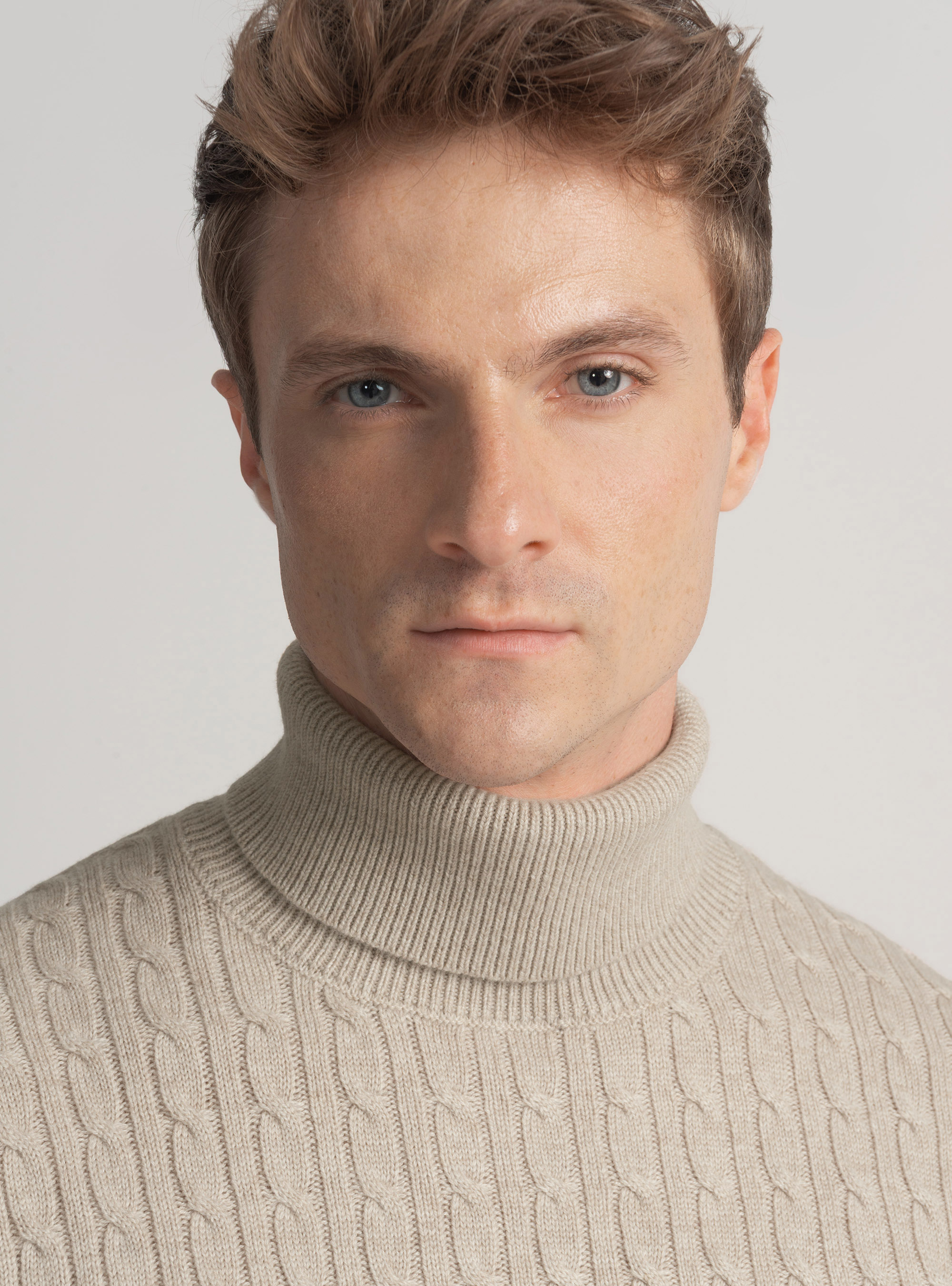 Maglia collo alto con treccia in misto lana, ECRU